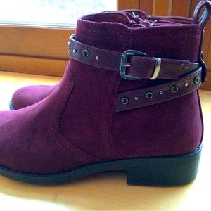 GC Cassidy Burgundy Suede Ankle Boots, Size 6 NWT